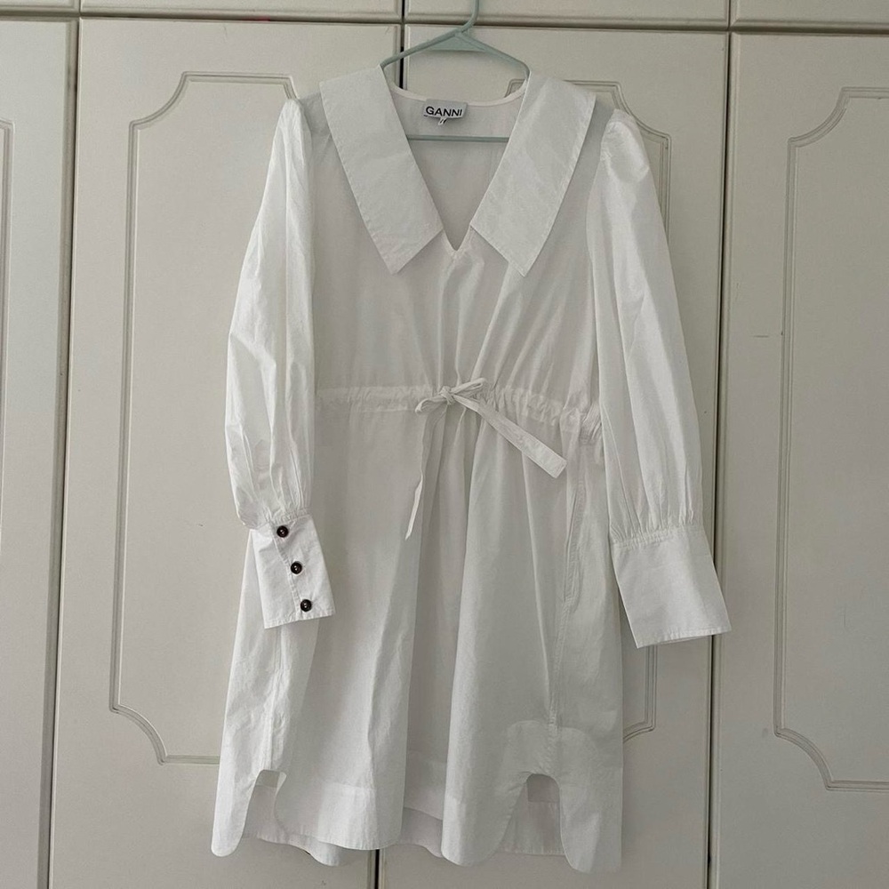 GANNI NWOT v-neck long sleeve dress with puffed sleeves and collar.